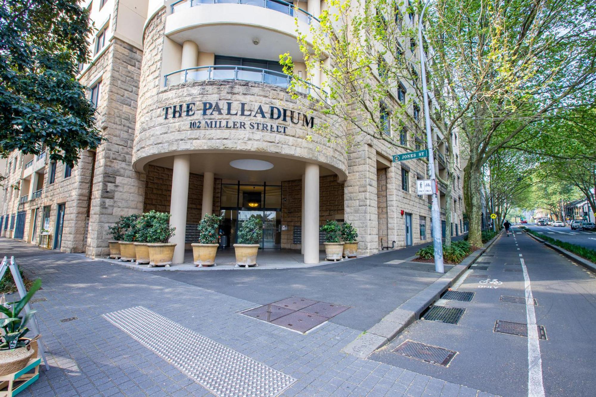 Pyrmont 2 Bed - Prime Location W Parking Sydney